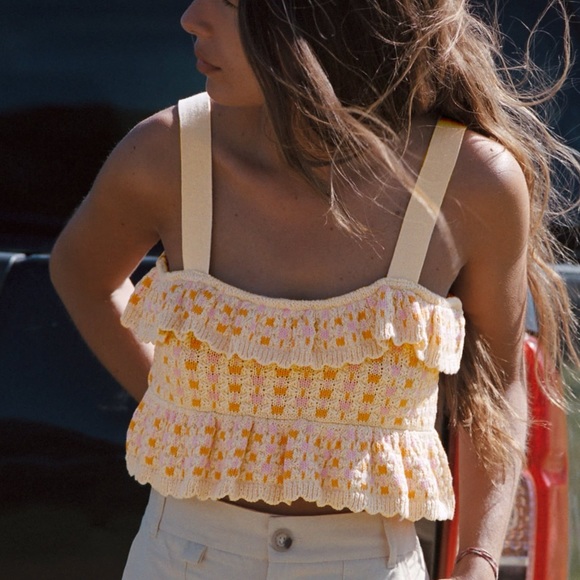 Zara Tops - Zara knit crop top